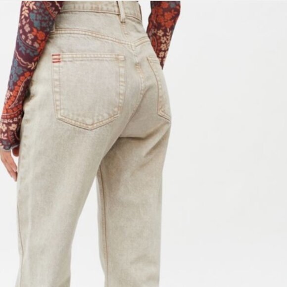 Urban Outfitters BDG Distressed Cream Cowboy Jeans High Rise Relaxed Fit Size 30 - Picture 1 of 7